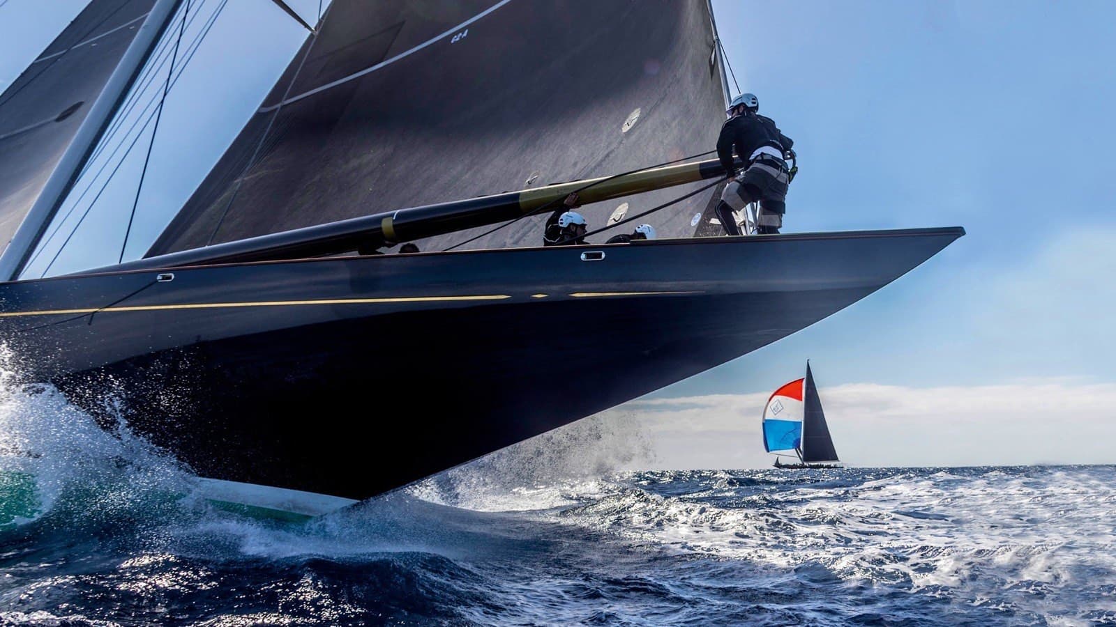 Performance sailing yacht under sail