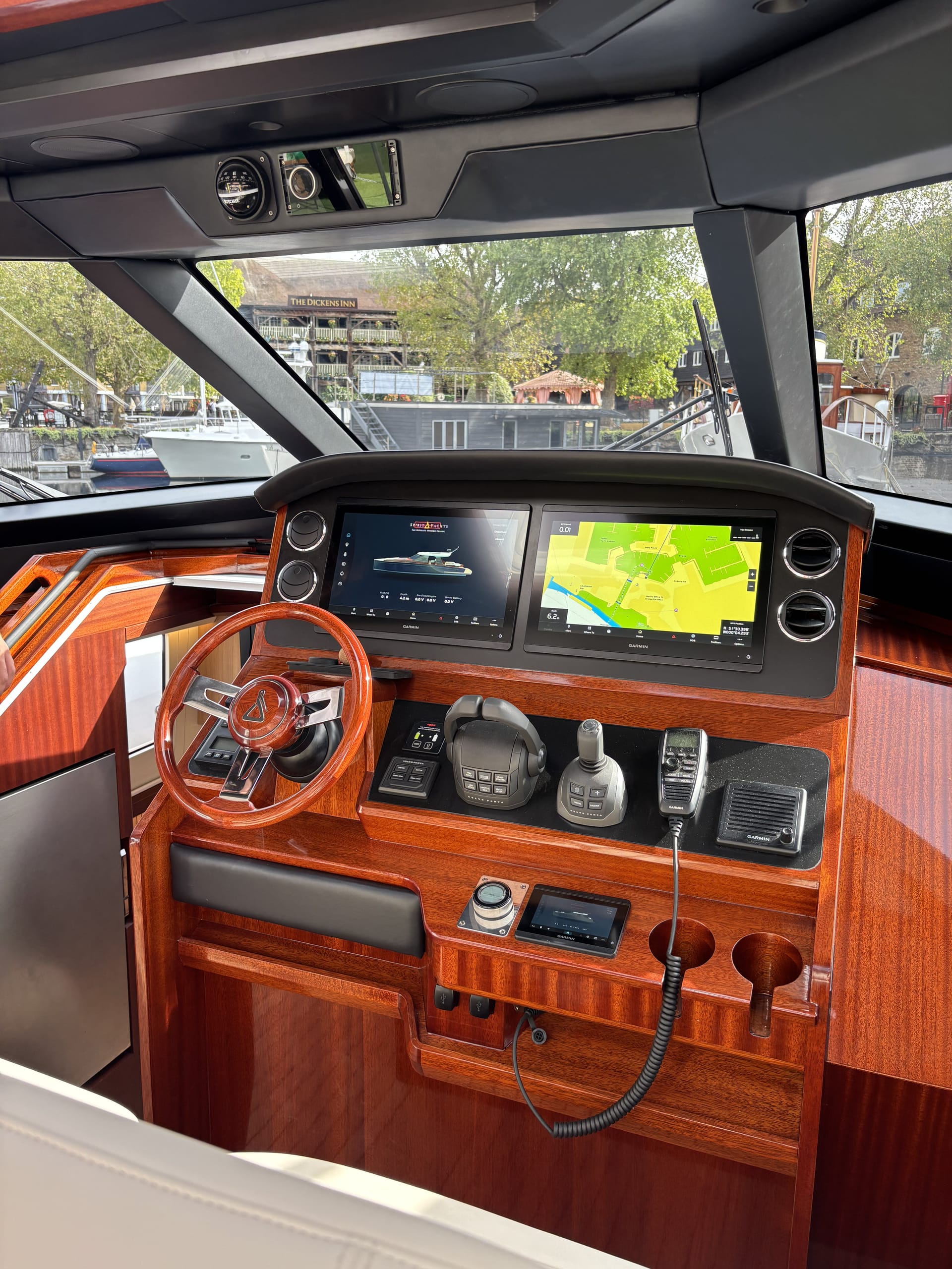 Helm of the Spirit P50 with twin displays, joystick and varnished wheel